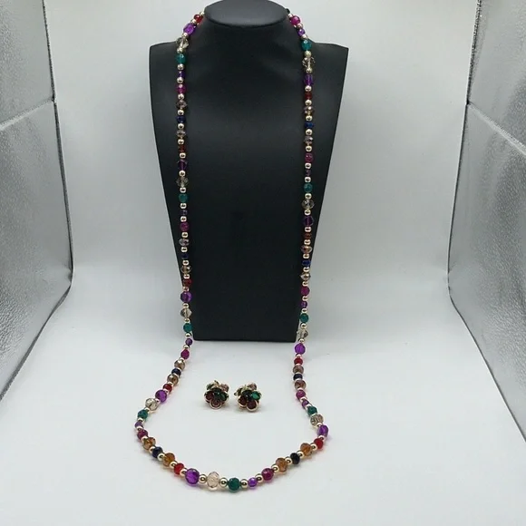 Beautiful colorful iridescent jewel tone beaded necklace and clip on earrings - Picture 13 of 14